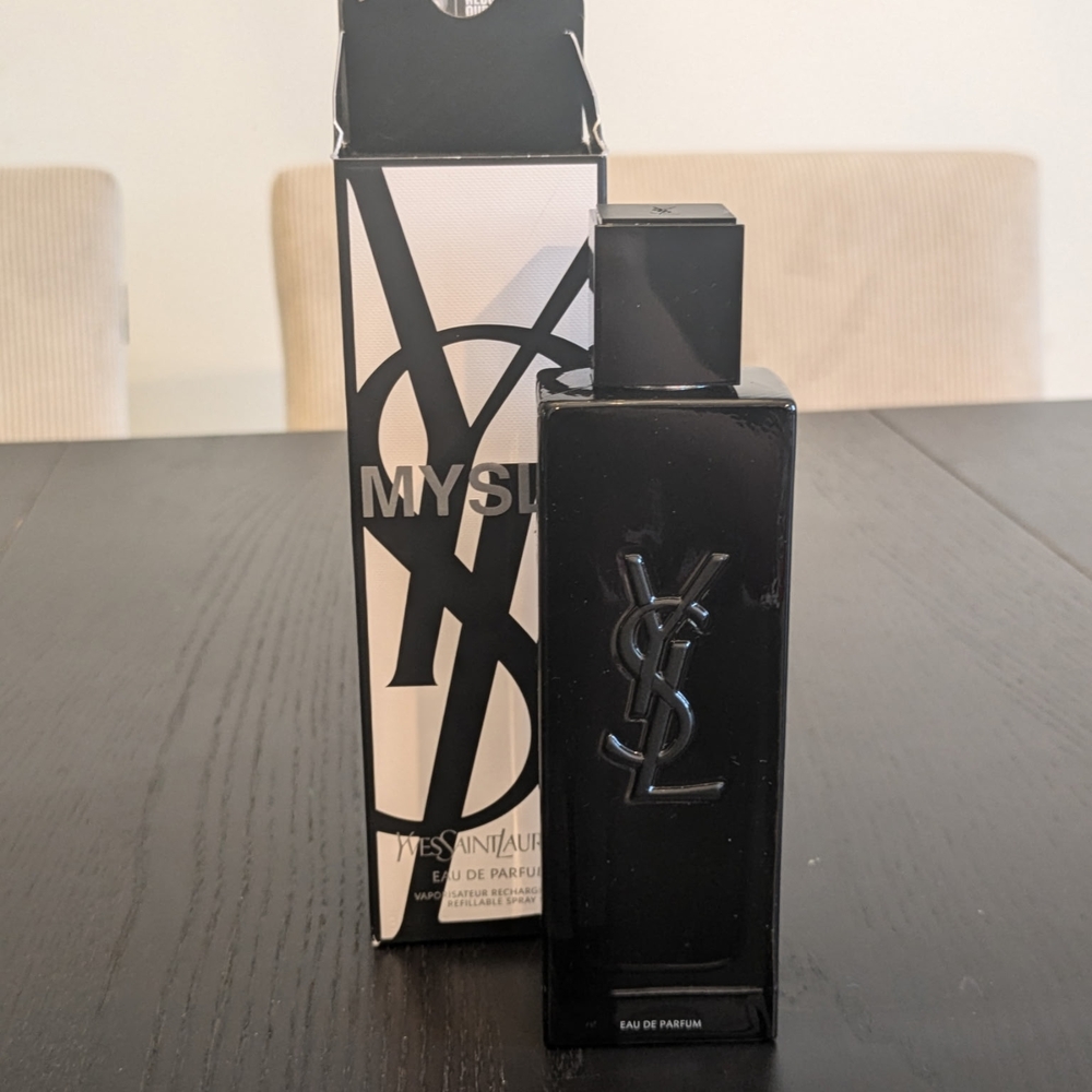 Yves Saint Laurent Black Eau de Parfum